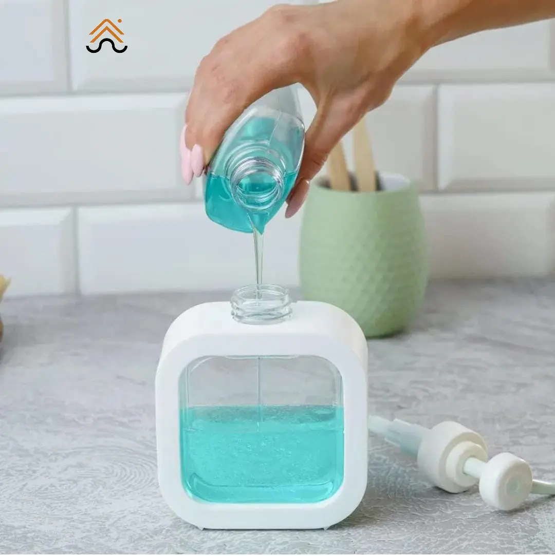 Portable Refillable Soap Dispenser Bottle – 300ml & 500ml Clear Plastic Pump - Image 2